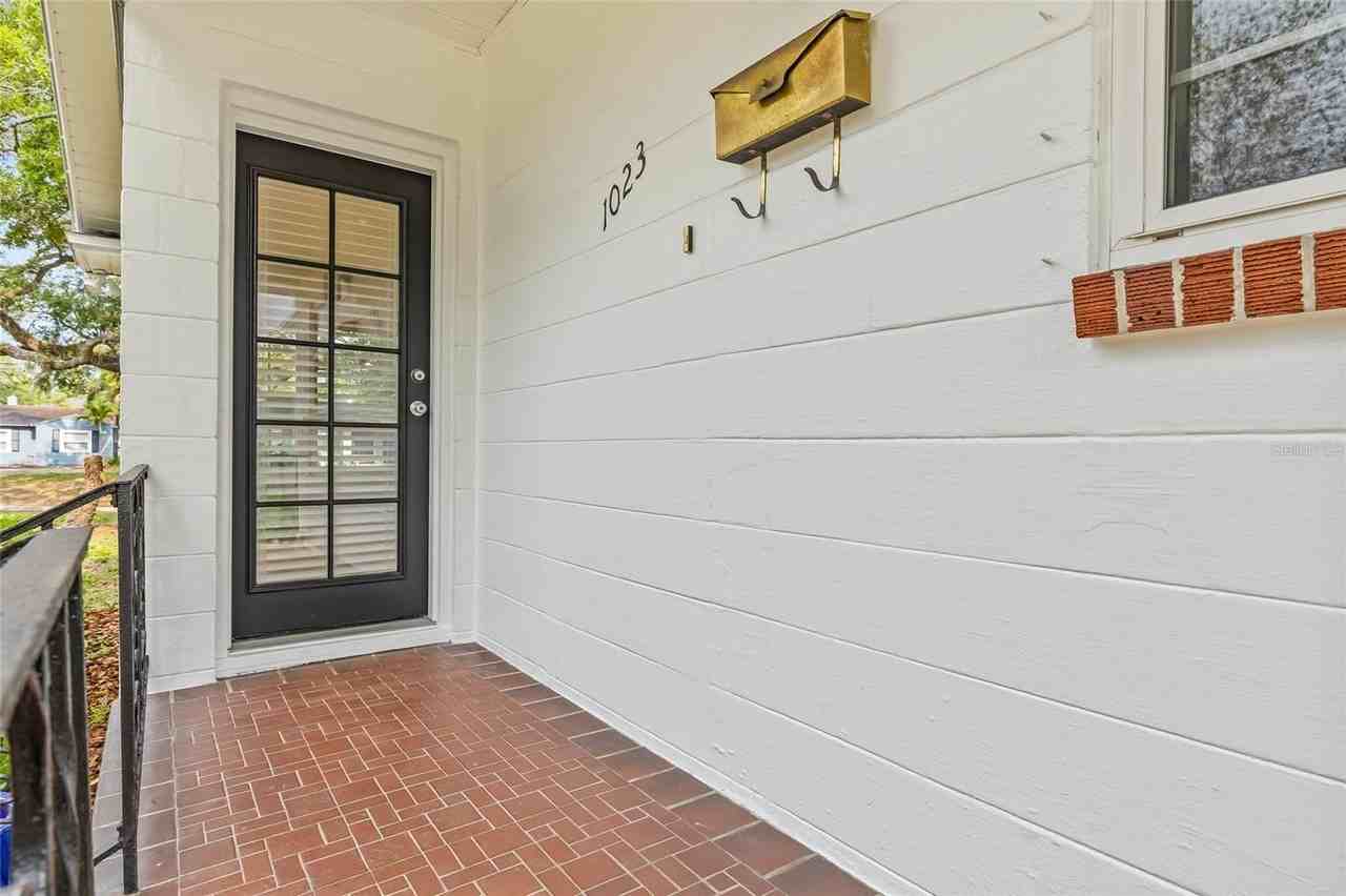 1023 W Ohio Ave - Photo 3 of 46