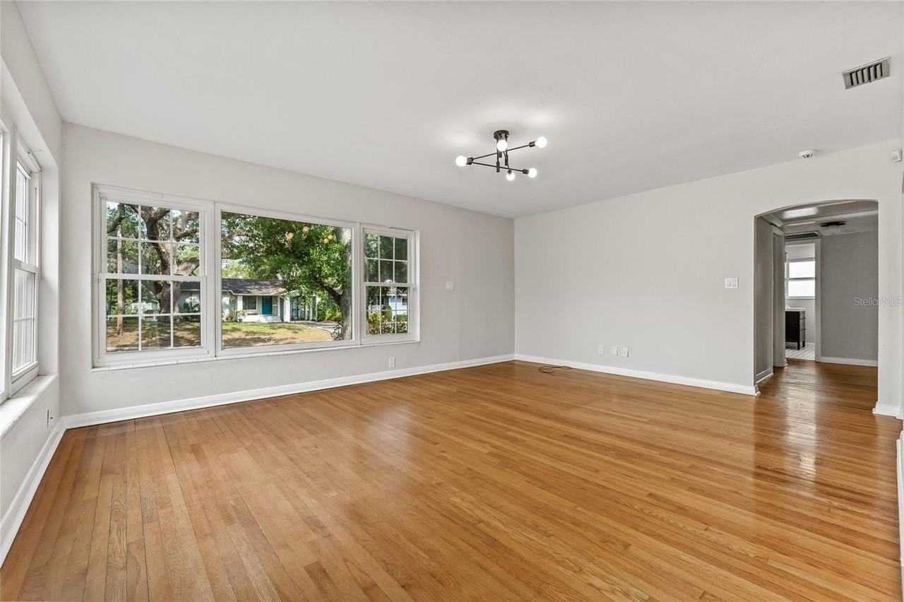 1023 W Ohio Ave - Photo 4 of 46