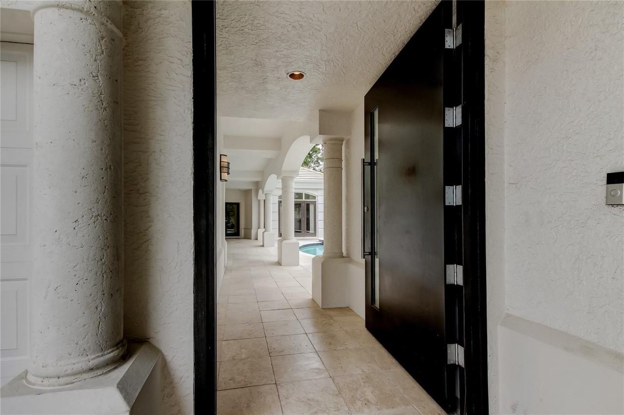 905 Mooring Cir - Photo 3 of 50