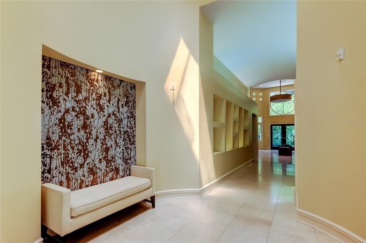 905 Mooring Cir - Photo 4 of 50