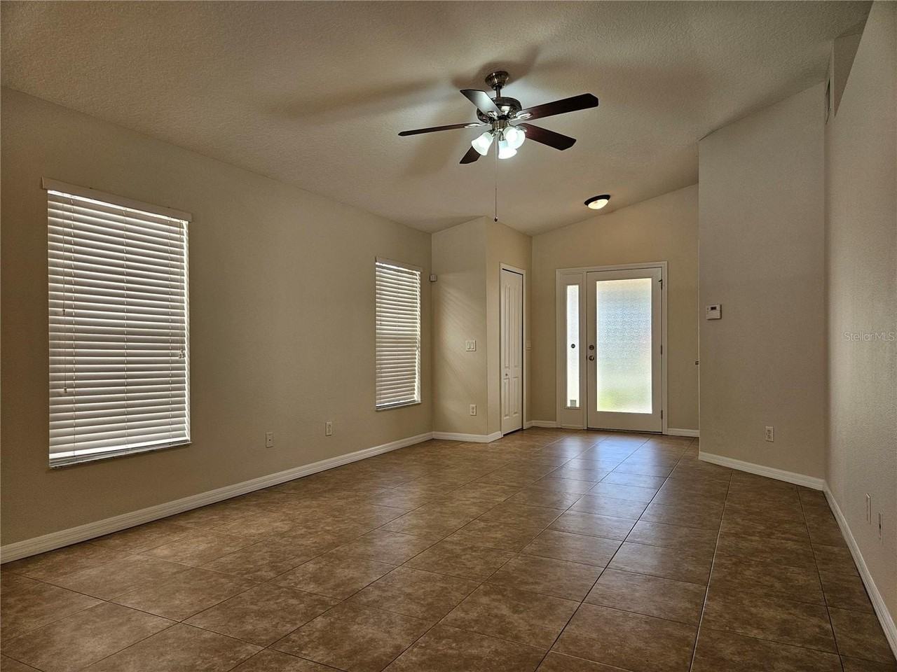 3125 Whitley Bay Ct - Photo 5 of 36