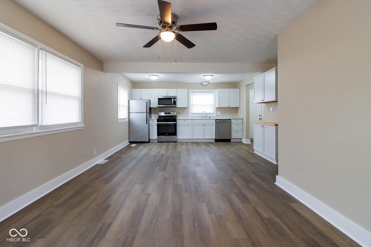 1716 Drexel Dr - Photo 4 of 16