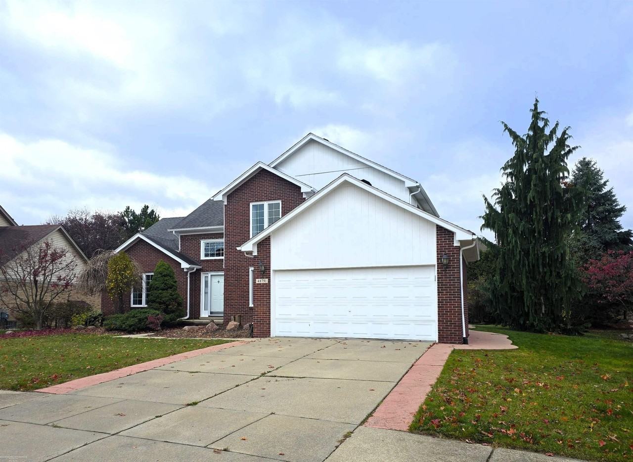 48791 Fairmont Dr - Photo 3 of 50