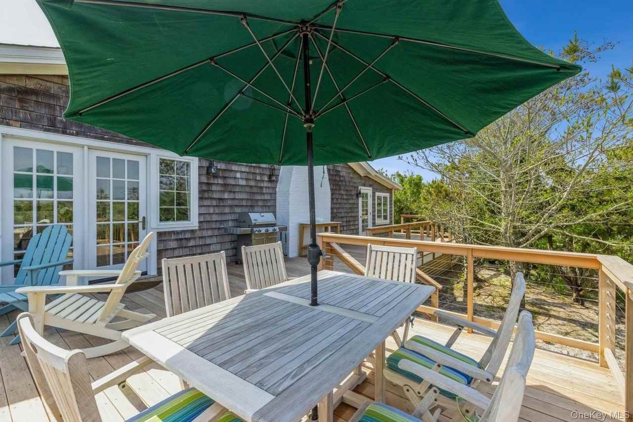 196 Dune Rd - Photo 4 of 31