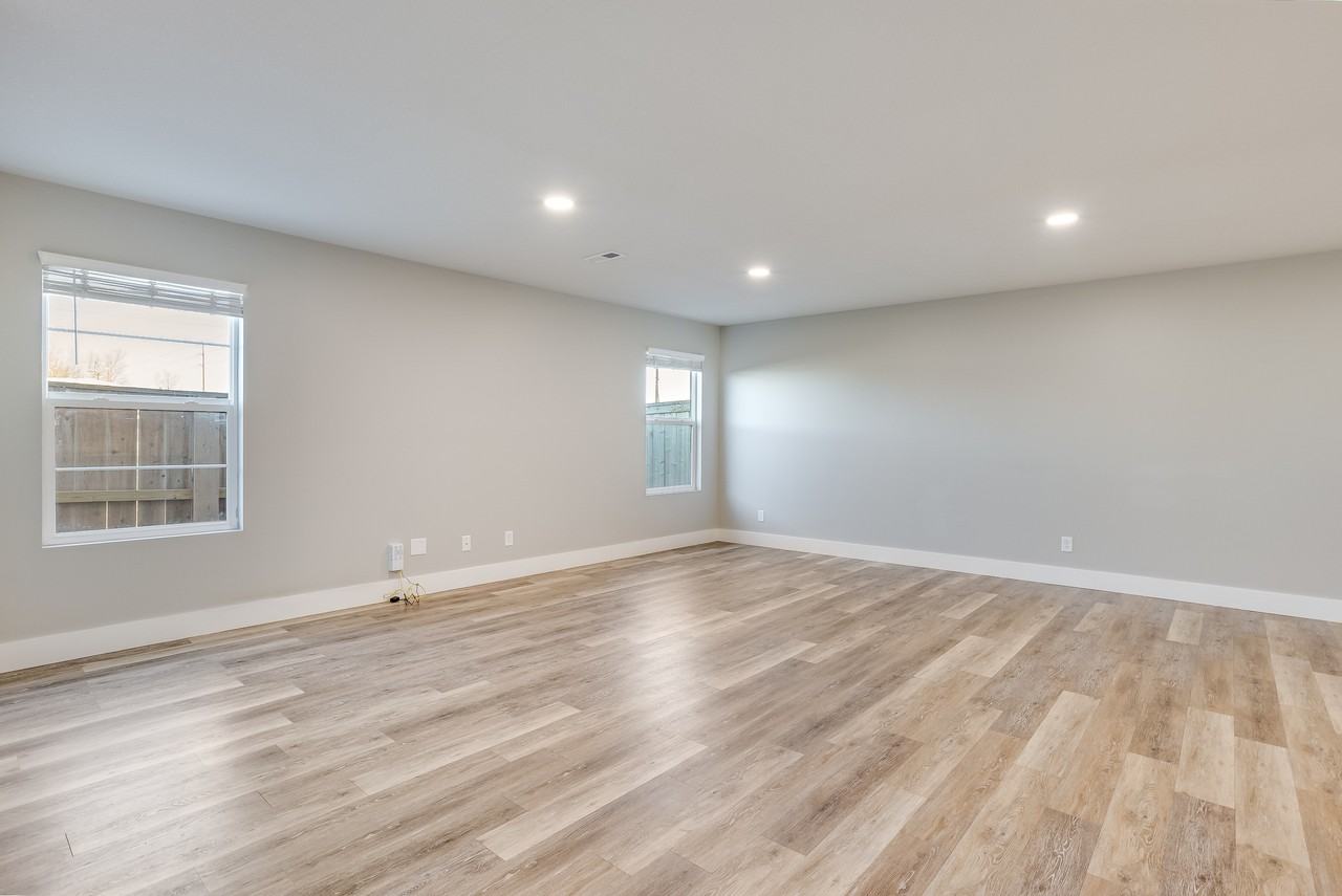 8833 W Haylee St #1 - Photo 5 of 19