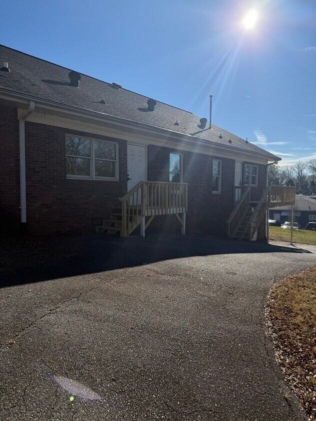 518 4th St Sw #1 - Photo 2 of 10