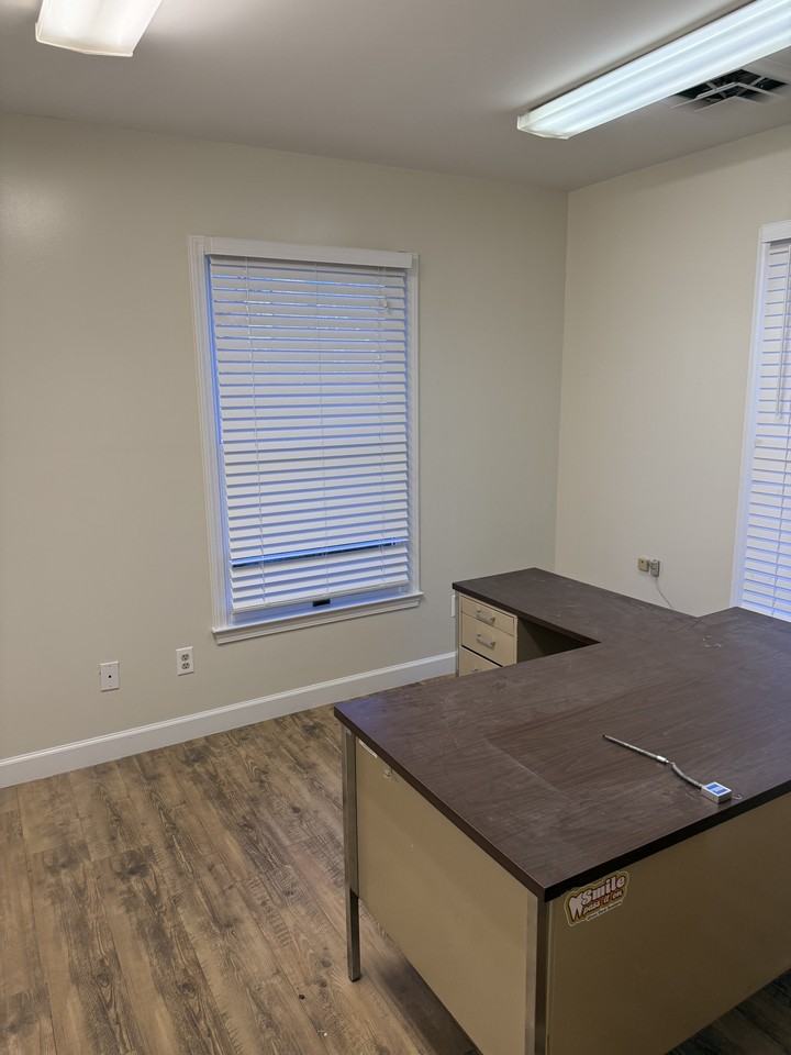 518 4th St Sw #1 - Photo 5 of 10