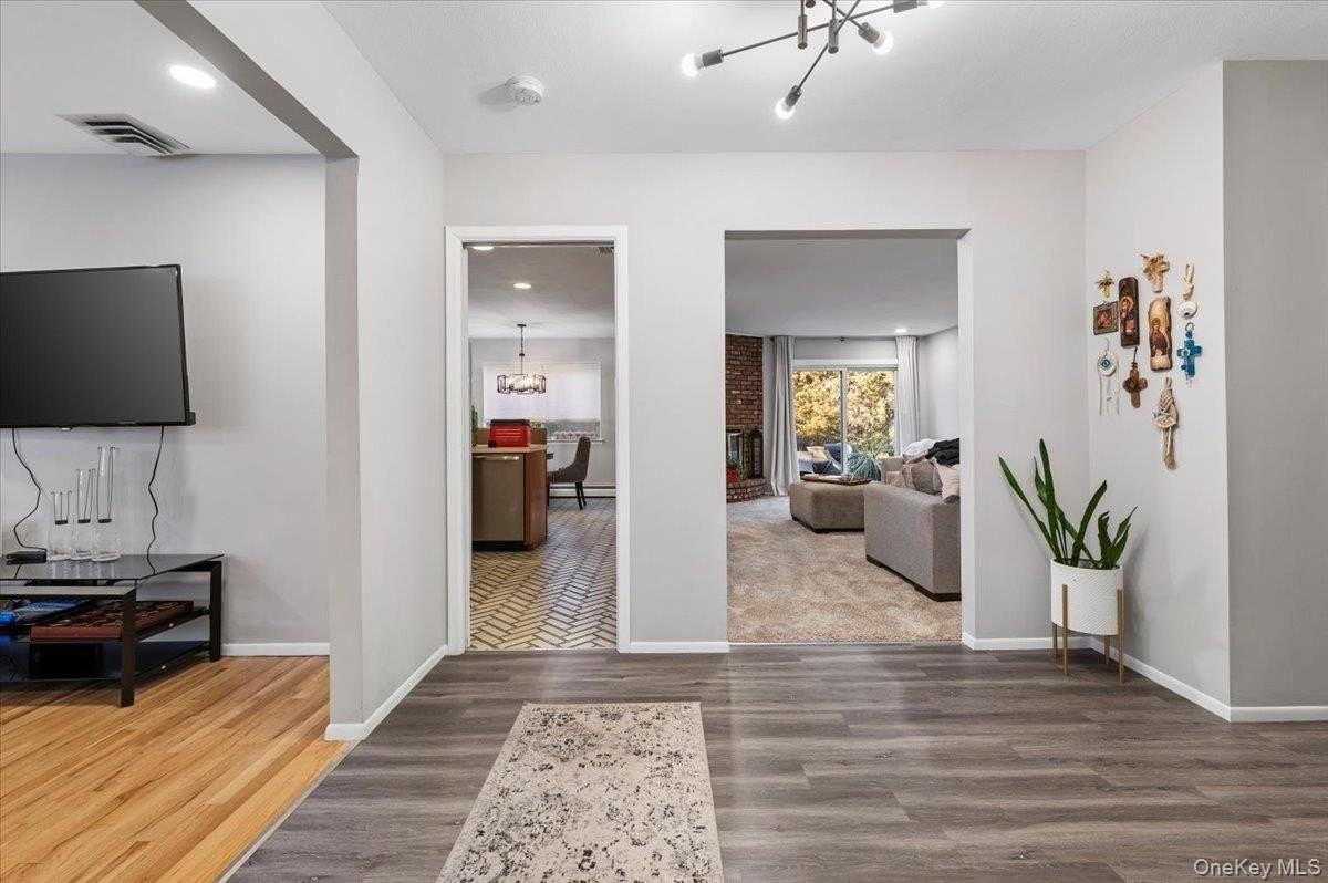 29 Joyce Ln - Photo 3 of 27