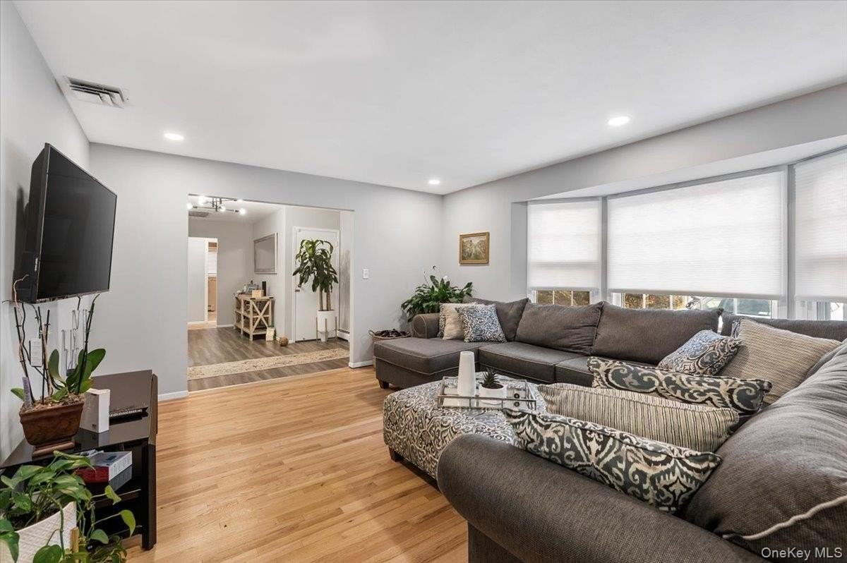 29 Joyce Ln - Photo 5 of 27