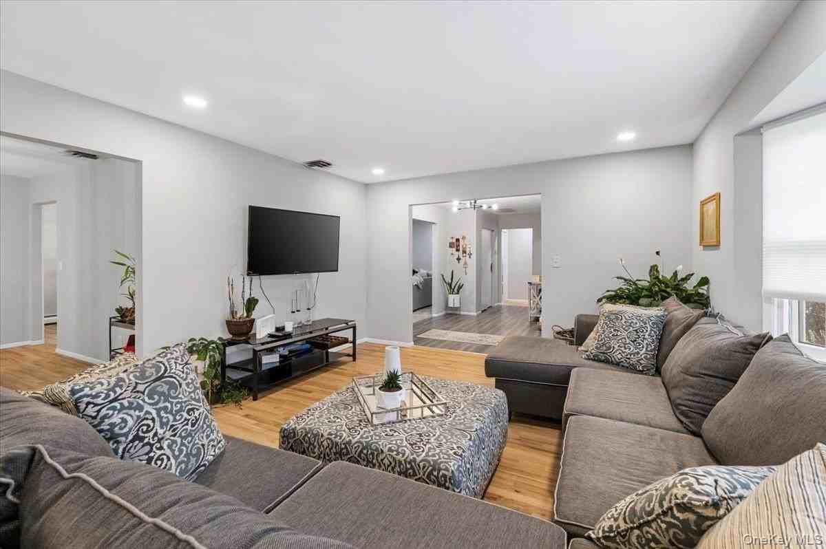 29 Joyce Ln - Photo 6 of 27