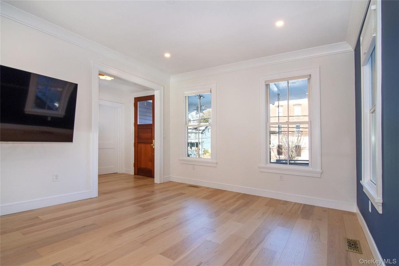 126 Main St - Photo 4 of 30