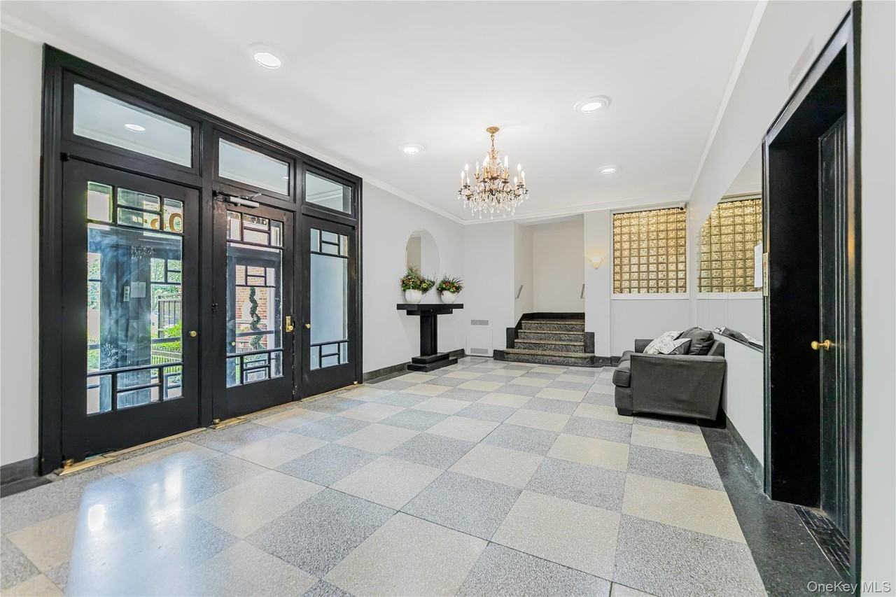 306 E Mosholu Pkwy S Apt 1f #1F - Photo 2 of 20