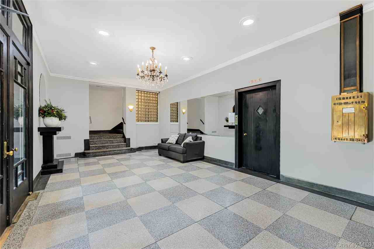 306 E Mosholu Pkwy S Apt 1f #1F - Photo 3 of 20