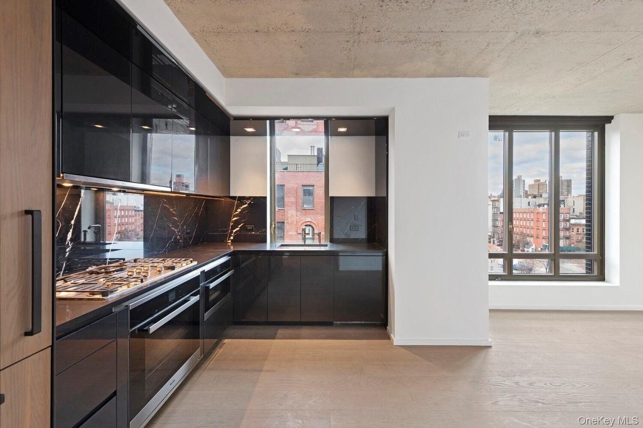 196 Orchard St #6H - Photo 3 of 9