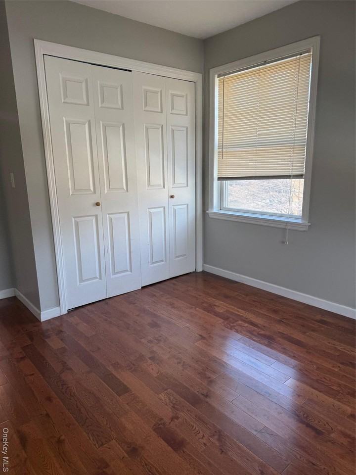 129 New St Apt 4 #4 - Photo 7 of 9