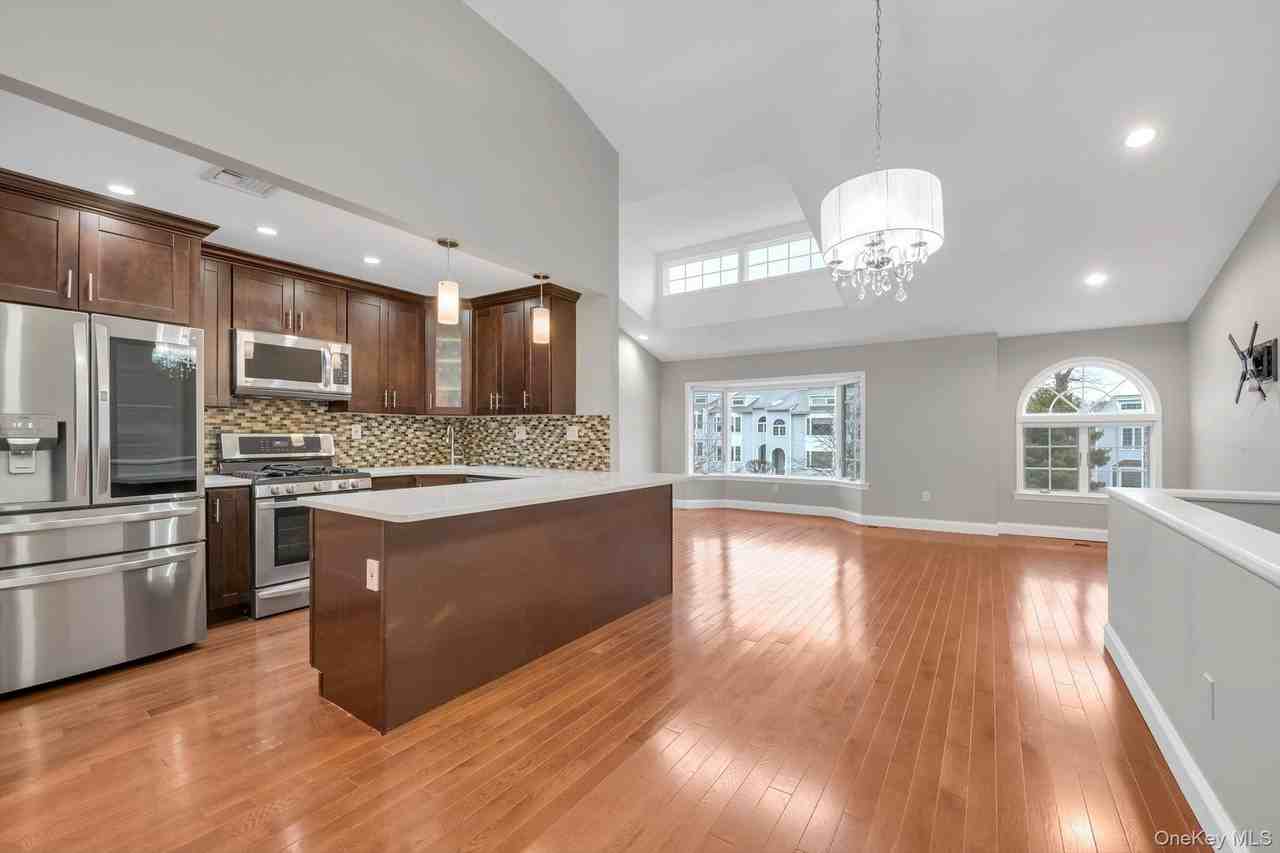 24177B Oak Park Dr - Photo 3 of 16