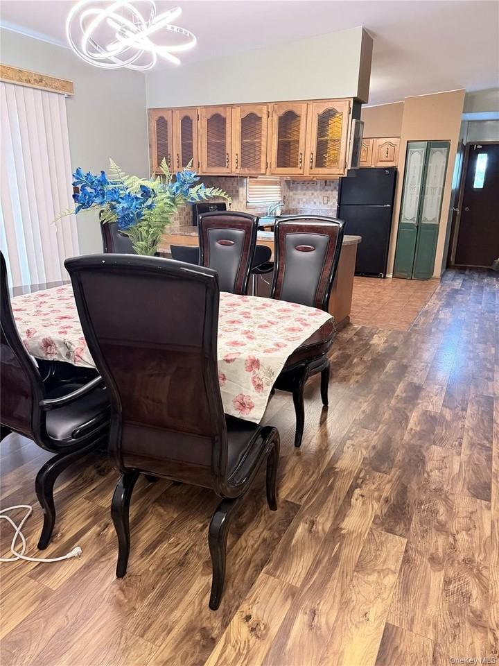 41 Stratford Rd - Photo 4 of 20