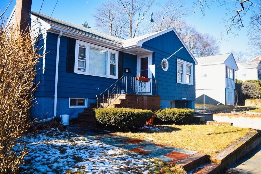 77 Maryknoll St - Photo 2 of 30