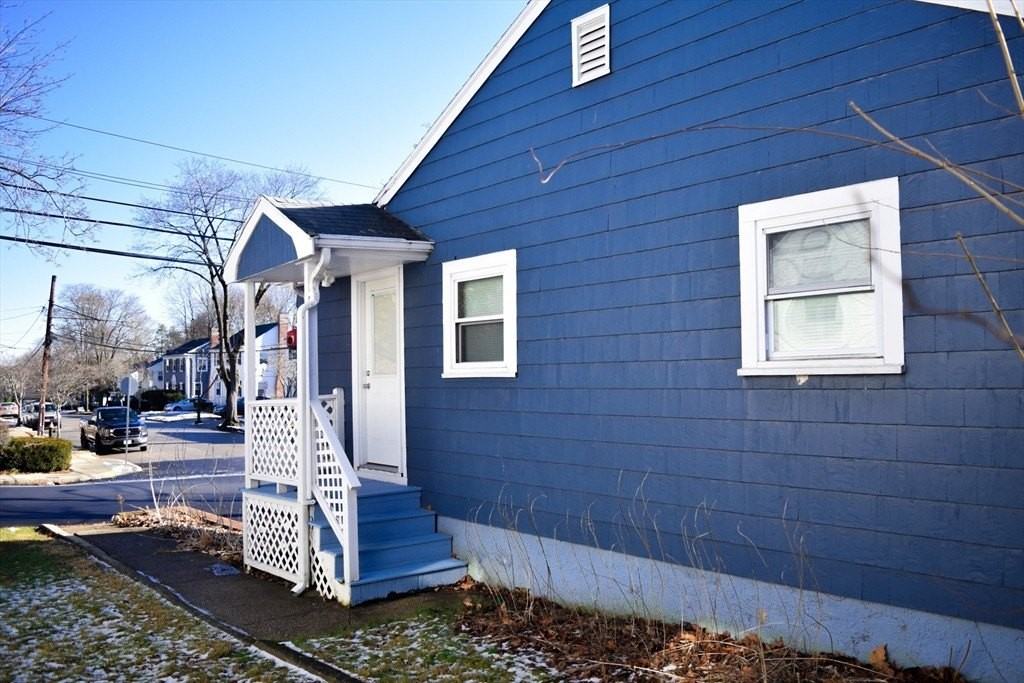 77 Maryknoll St - Photo 6 of 30