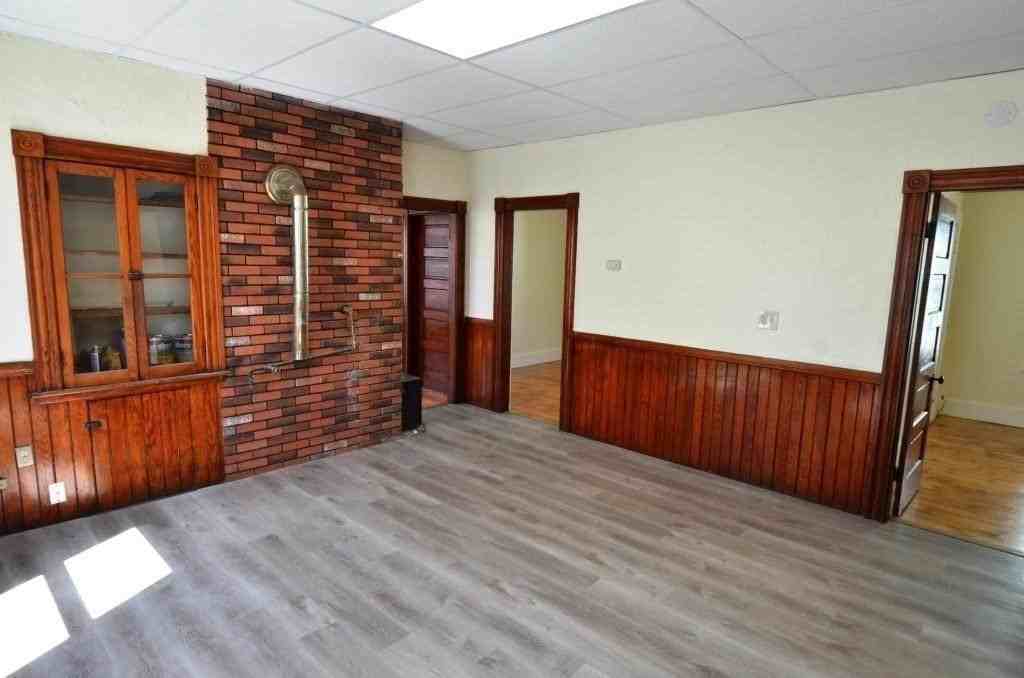 71 Esther St Apt 2 #2 - Photo 4 of 19