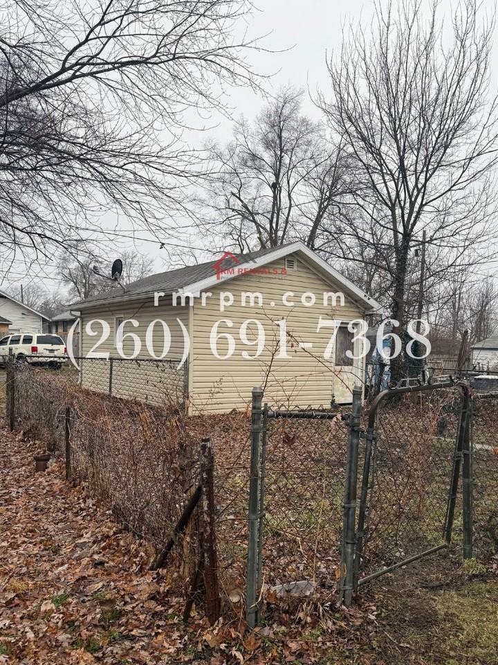 1220 Fairview Ave #1 - Photo 2 of 32