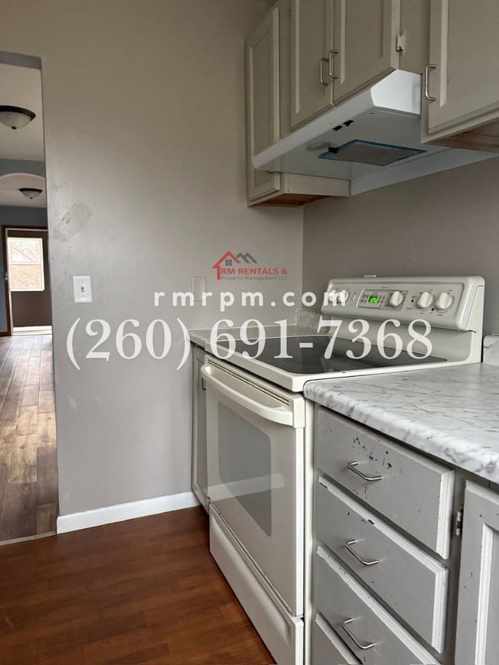 1220 Fairview Ave #1 - Photo 5 of 32