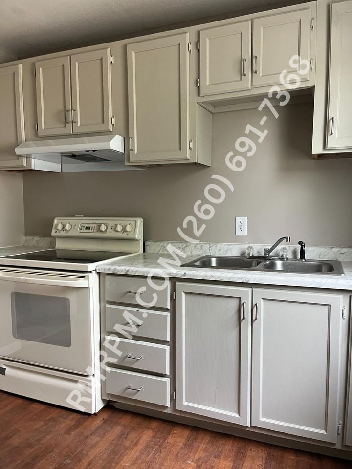 1220 Fairview Ave #1 - Photo 6 of 32