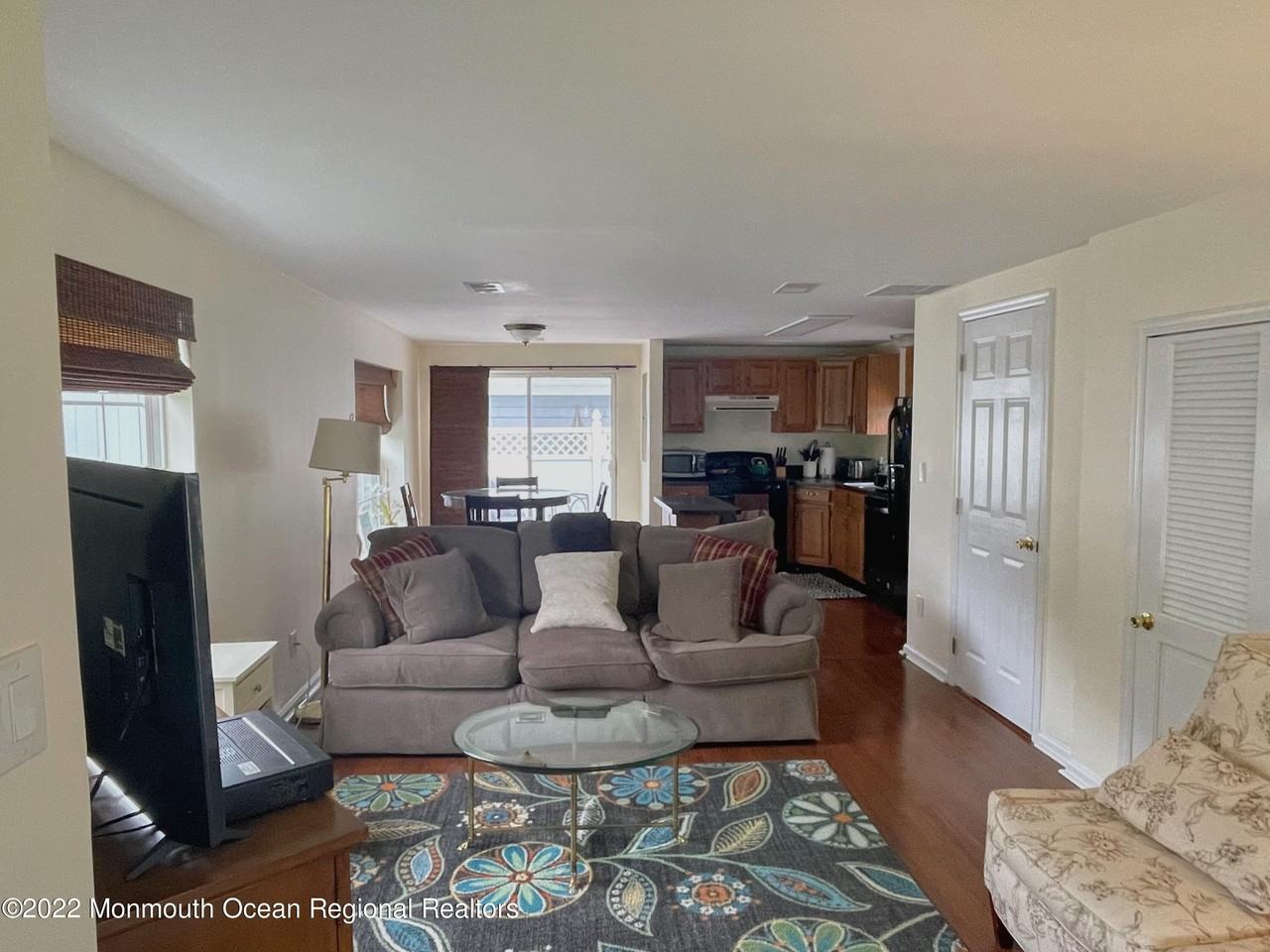 520 3rd Ave - Photo 4 of 14