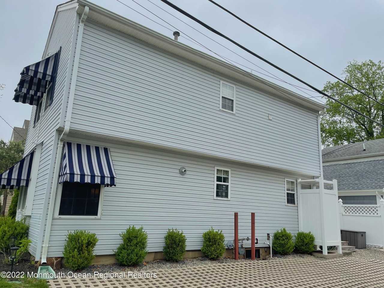 520 3rd Ave - Photo 3 of 14