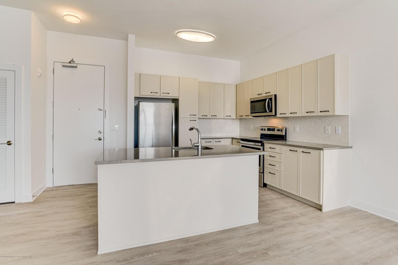 55 W Front St Apt 408 #408 - Photo 6 of 24