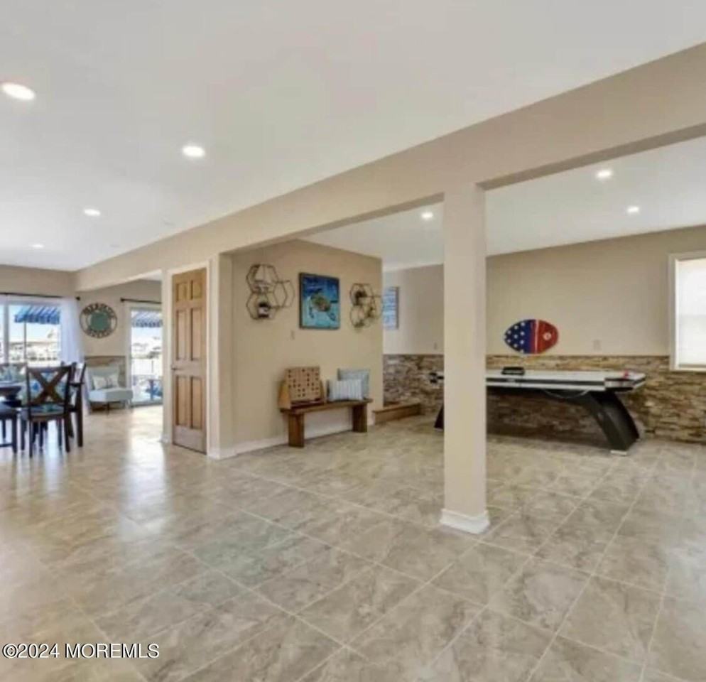 18 Harborside Dr E - Photo 2 of 26