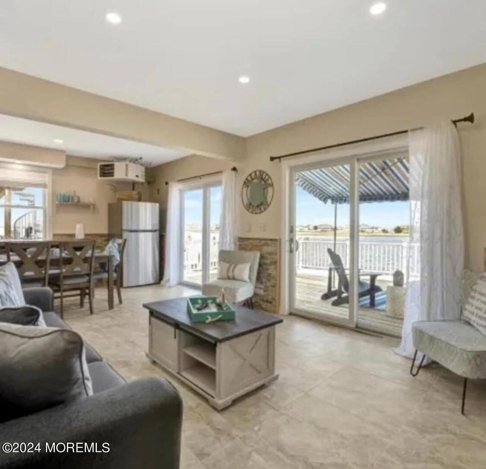 18 Harborside Dr E - Photo 4 of 26