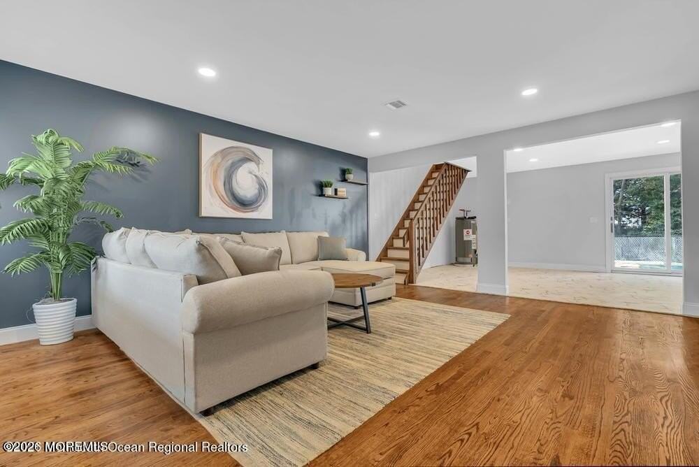 11431145 Roe Ave - Photo 7 of 34