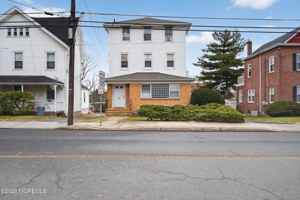 featured image of 472 Broadway Apt 4 #4