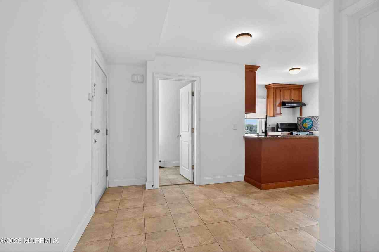 472 Broadway Apt 4 #4 - Photo 6 of 14