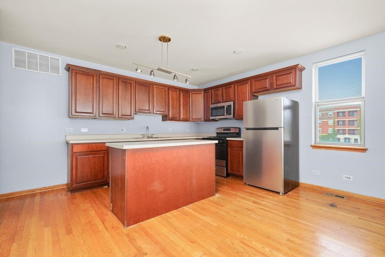 6220 S Kenwood Ave Apt 2n #2N - Photo 3 of 33