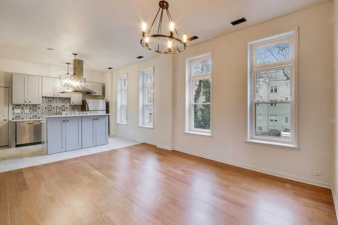 600 N May St Apt 2r #2R - Photo 2 of 19