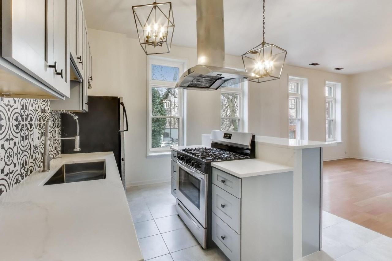 600 N May St Apt 2r #2R - Photo 4 of 19