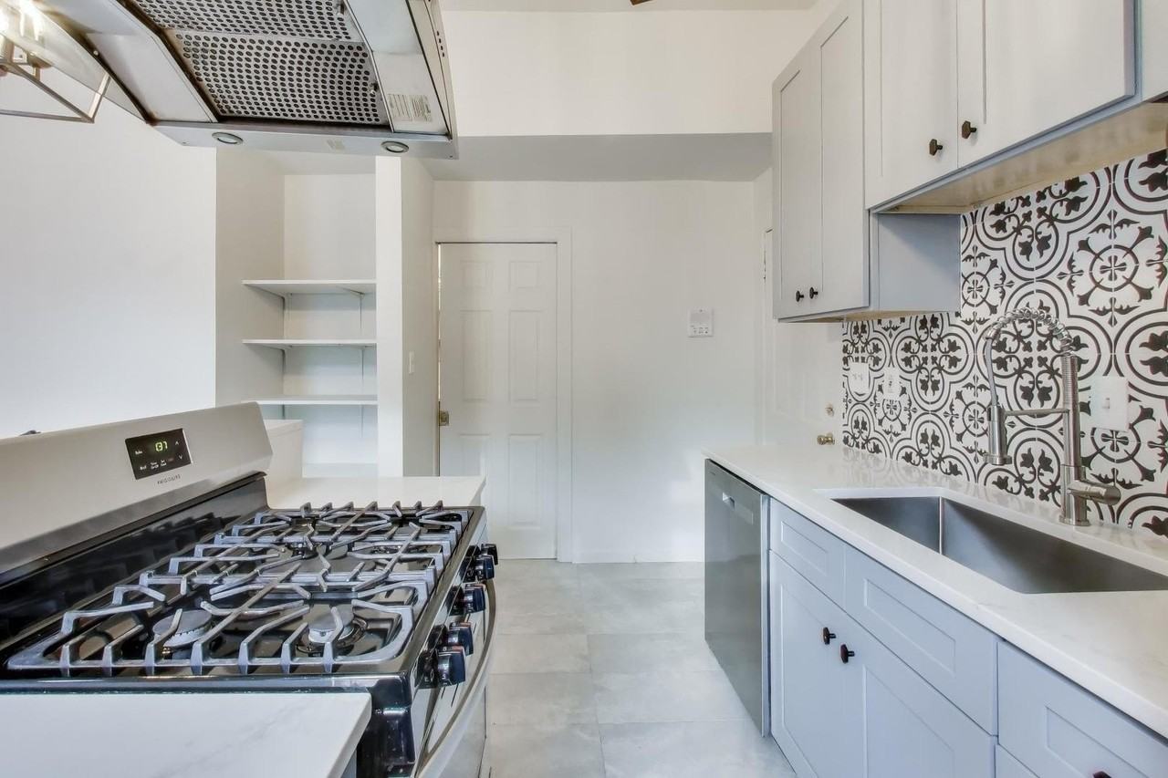 600 N May St Apt 2r #2R - Photo 5 of 19