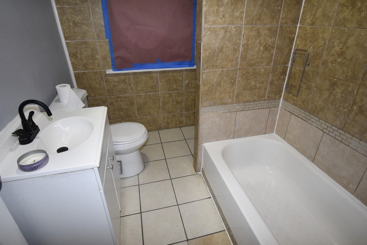 5742 S Artesian Ave Unit 2 #2 - Photo 5 of 11