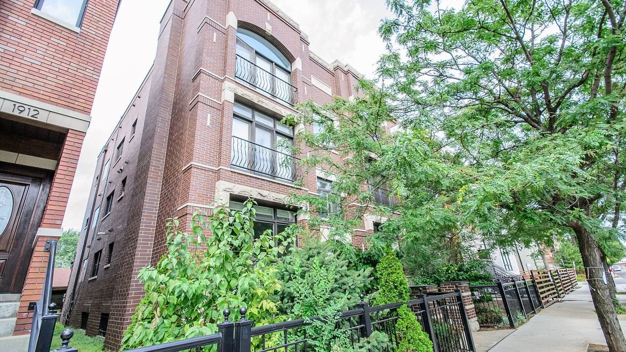 1910 W Armitage Ave Apt 3w #3W - Photo 2 of 23