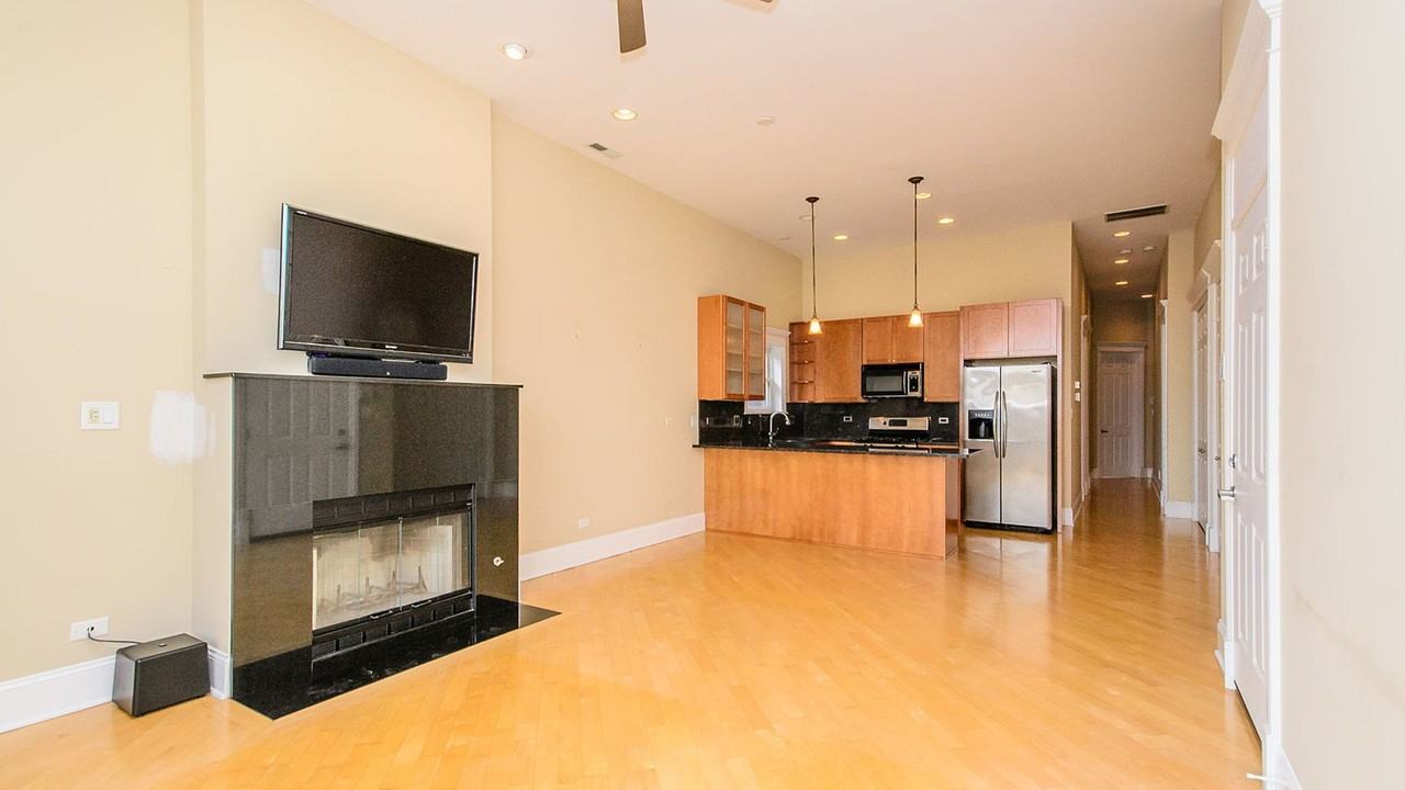 1910 W Armitage Ave Apt 3w #3W - Photo 7 of 23