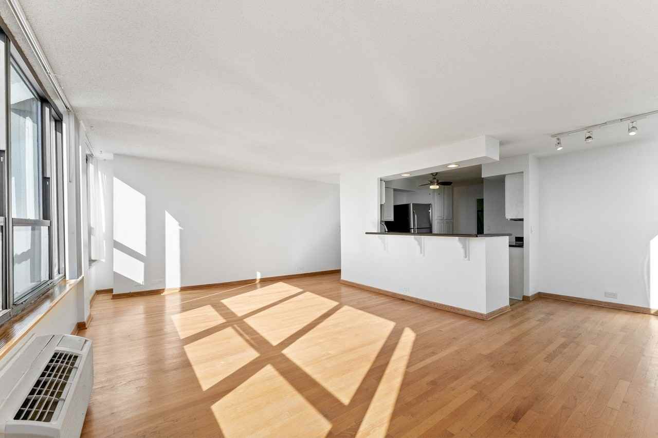 5100 N Marine Dr Apt 21a #21A - Photo 4 of 23