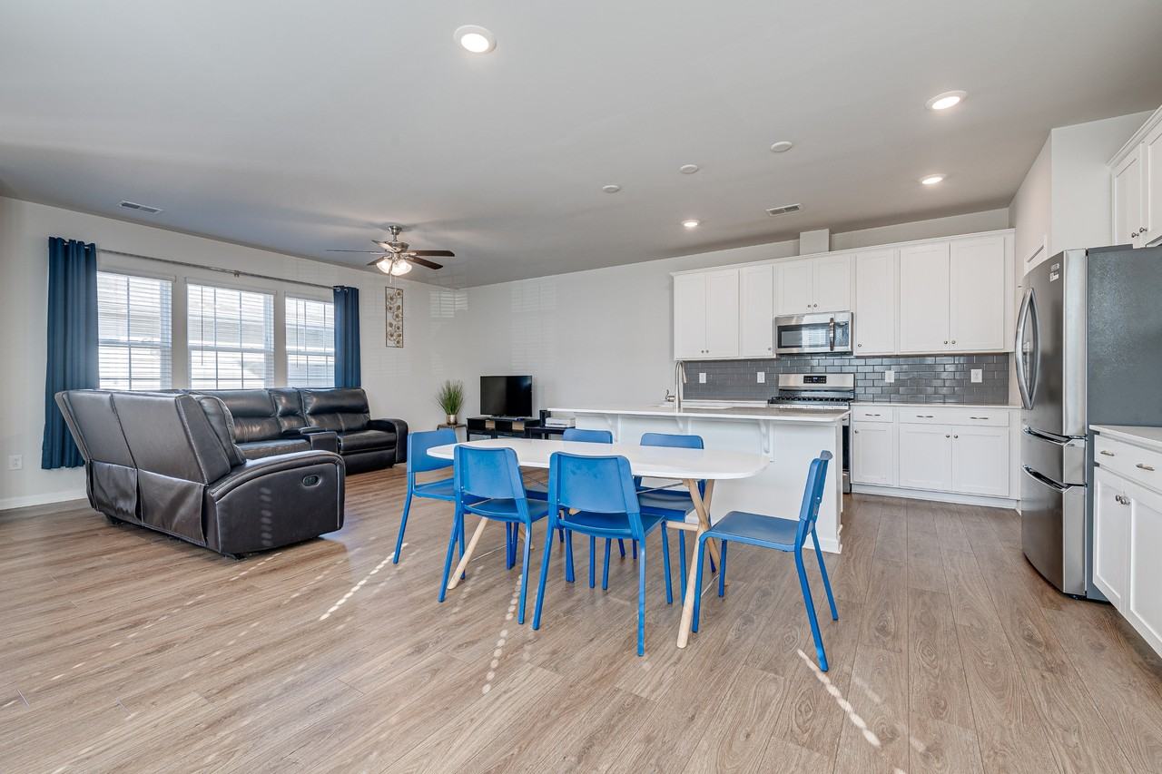 15776 Country House St #1 - Photo 5 of 10