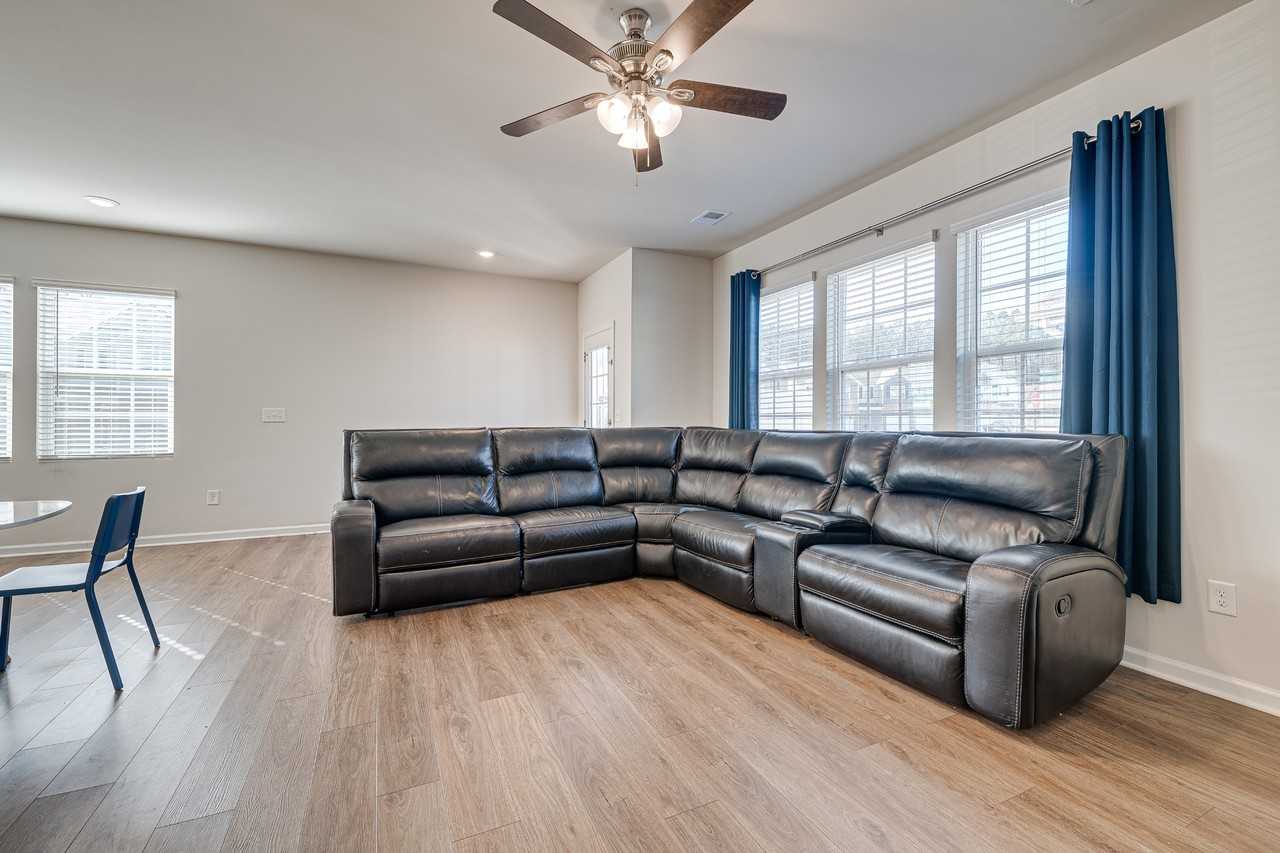 15776 Country House St #1 - Photo 6 of 10