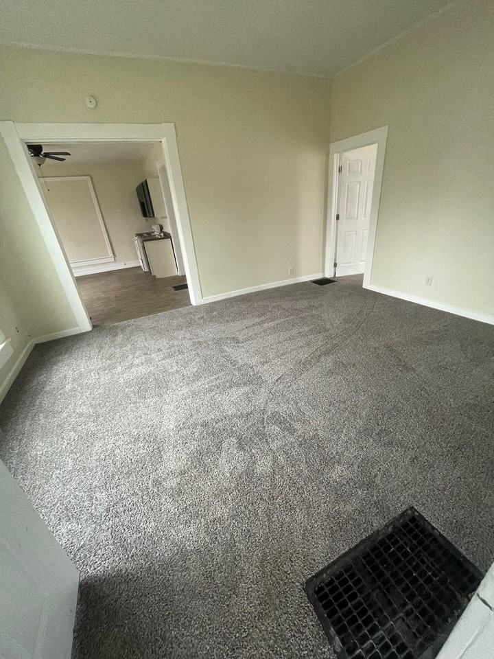 1502 Cedar St #1 - Photo 3 of 11