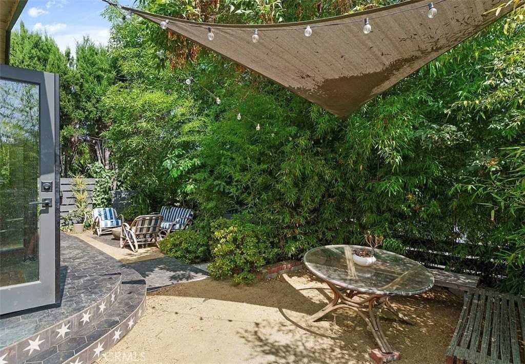 1900 Berkeley Ave - Photo 5 of 32