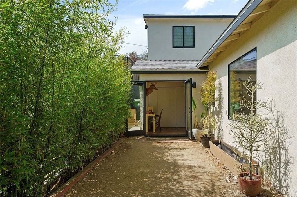 1900 Berkeley Ave - Photo 6 of 32