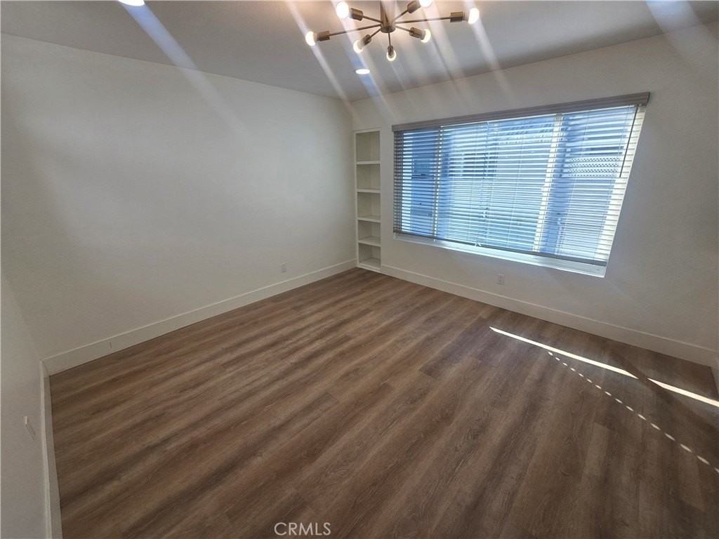 26422 Waterford Cir - Photo 3 of 18