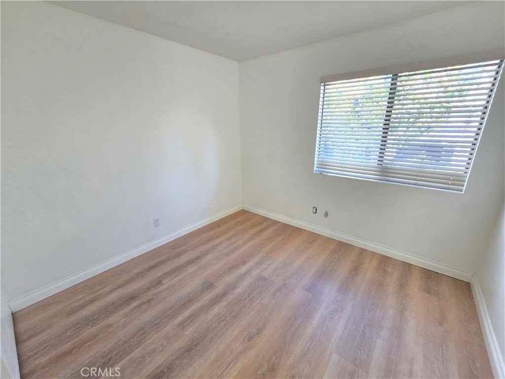 26422 Waterford Cir - Photo 6 of 18